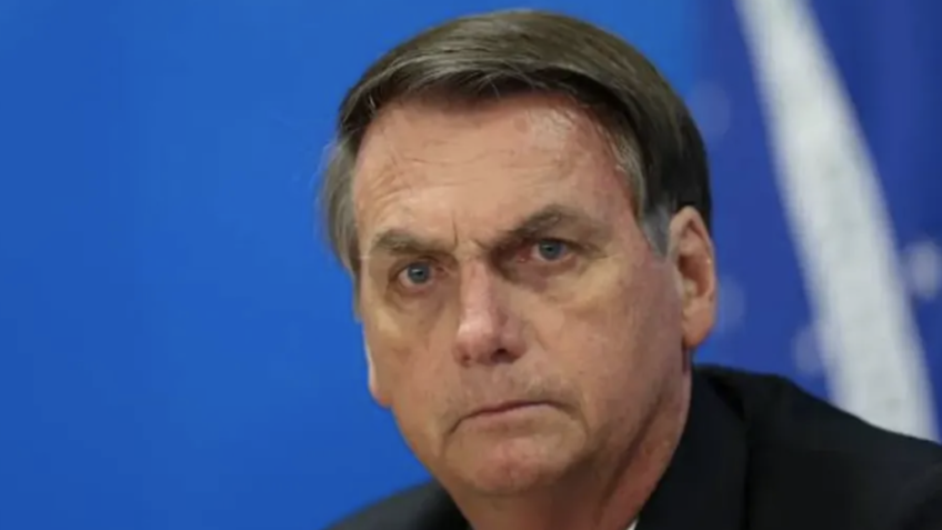 Defesa de Bolsonaro entra com novo pedido de prisão domiciliar