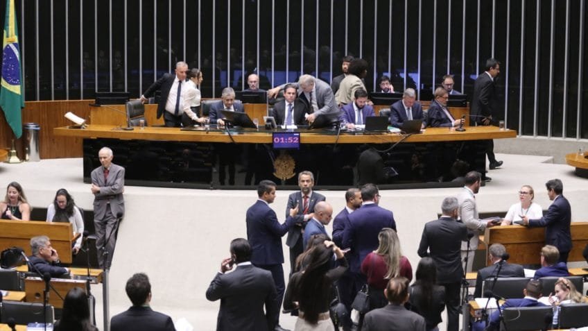 Câmara acelera projeto que eleva teto de faturamento do MEI