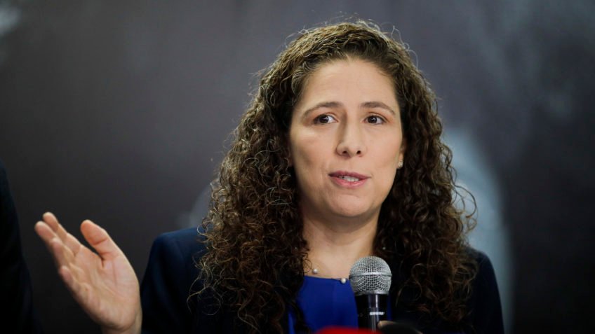 Aporte da União aos Correios deve ficar para 2027, diz Esther Dweck