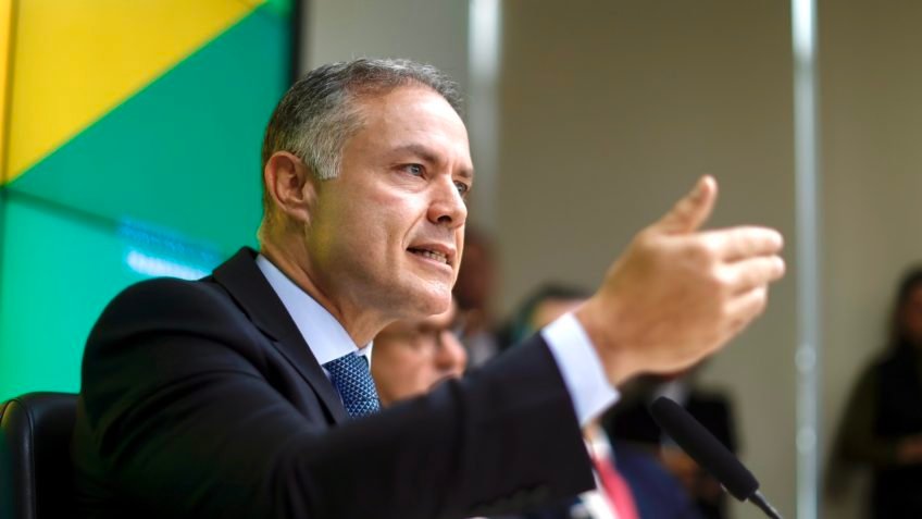 Empresas que burlarem frete serão impedidas de atuar, diz ministro