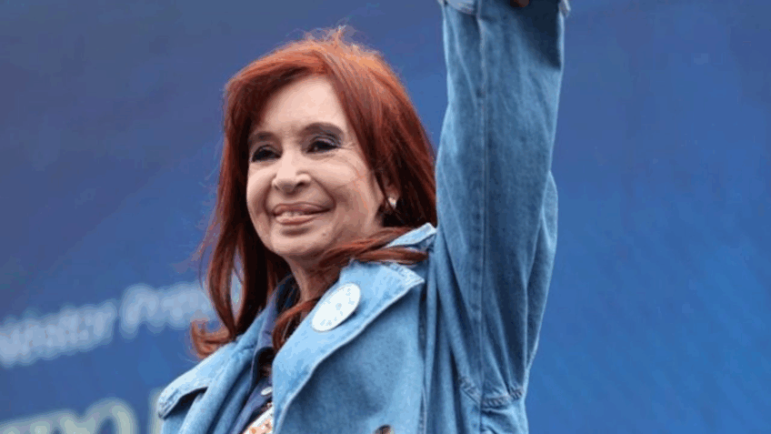 Cristina Kirchner diz ser vítima perseguição em julgamento