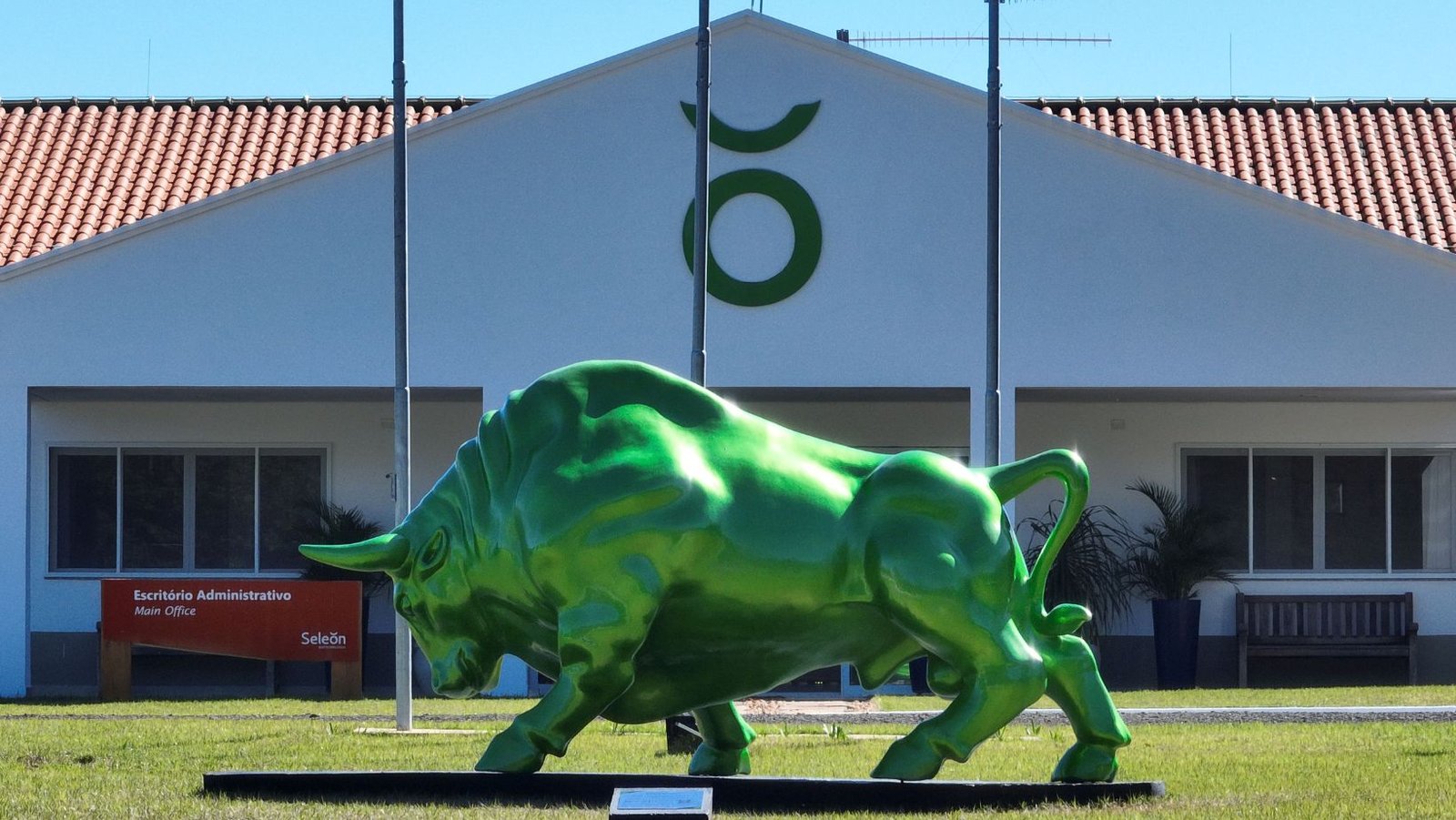 Central projeta recorde histórico na produção de sêmen bovino