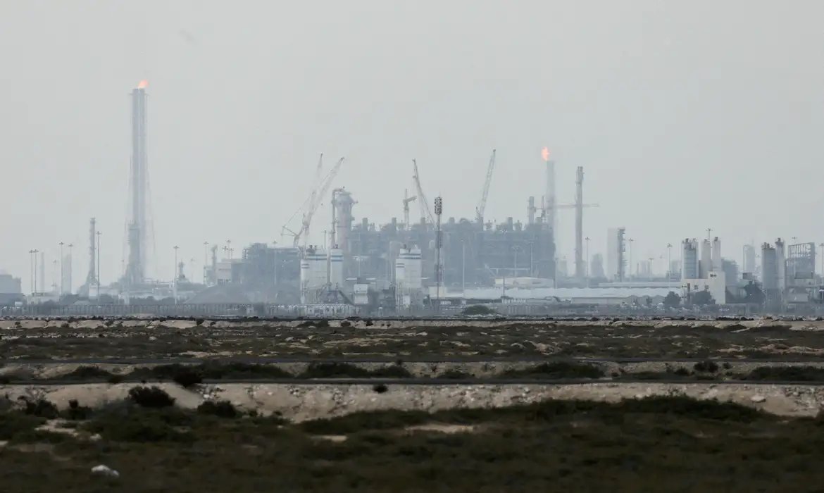 Mercado vive turbulência com infraestrutura petrolífera sob ataque