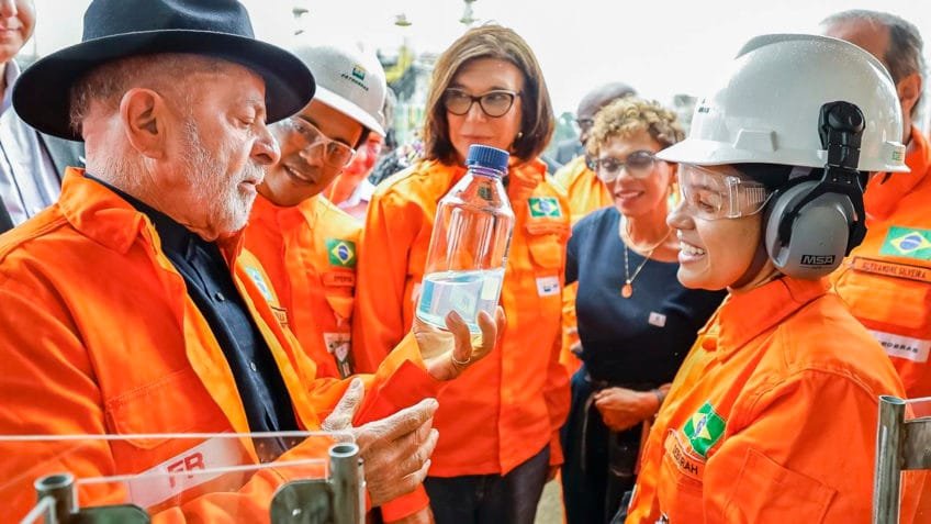 Sem BR Distribuidora, guerra no Irã encare combustíveis, diz Lula