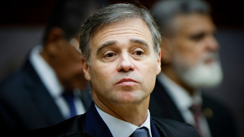 André Mendonça é o ministro mais bem avaliado do STF