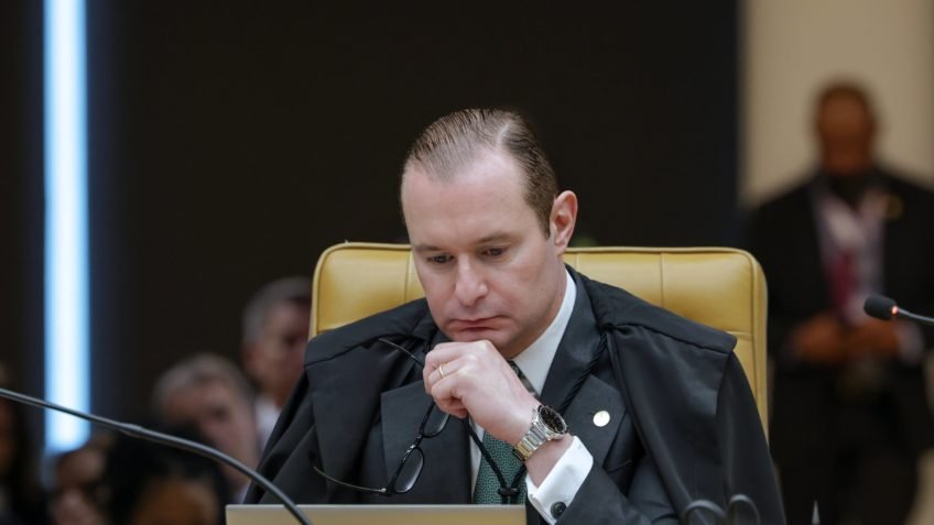 Zanin nega pedido para suspender privatização da Sabesp