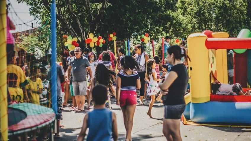 Brasil é 7º país mais feliz do mundo, diz pesquisa