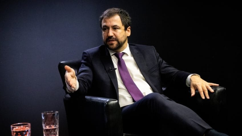 Comunicação melhorou, mas eleitor é resistente, diz secretário da Secom