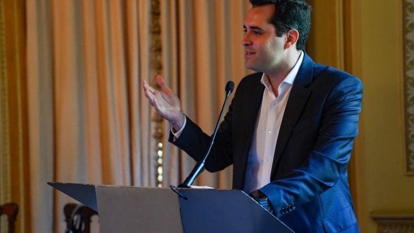 Novo prefeito do Rio garante terreno do Gasômetro ao Flamengo