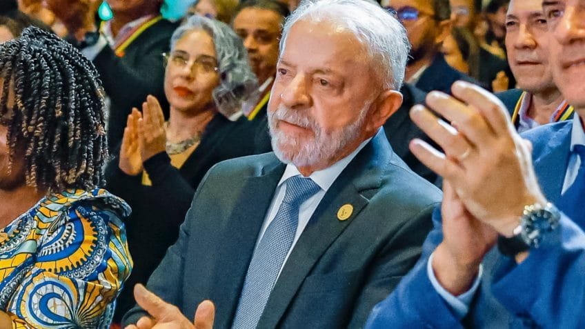Querem nos colonizar outra vez, diz Lula sobre minerais críticos