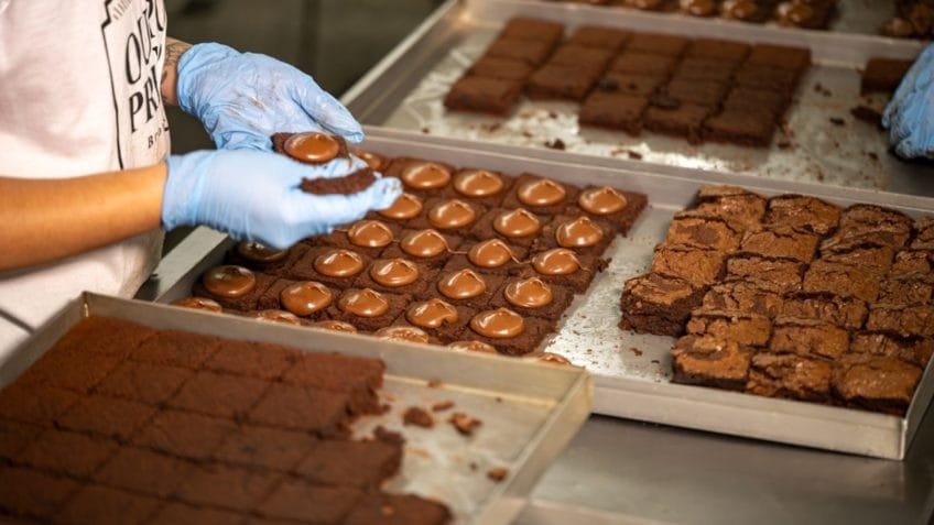 Indústria de alimentos cresce 8% e cria 51.000 empregos em 2025