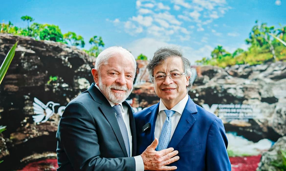 Lula e Petro defendem fortalecimento do multilateralismo regional