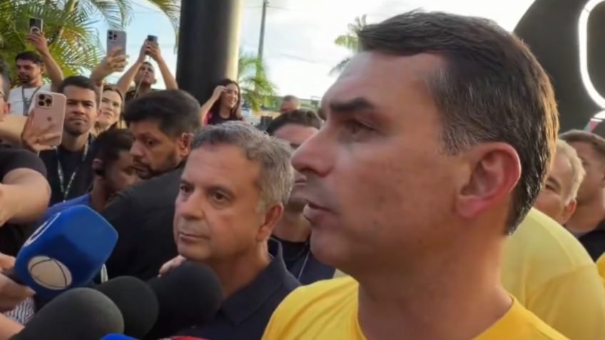 Flávio: Bolsonaro cumpre todos os requisitos para estar em casa