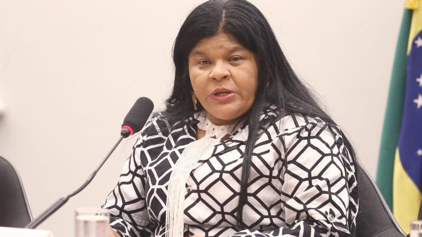 Guajajara é internada depois de apresentar febre e mal-estar