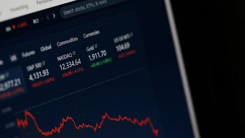 Bolsas asiáticas derretem com aumento de pressão em Ormuz