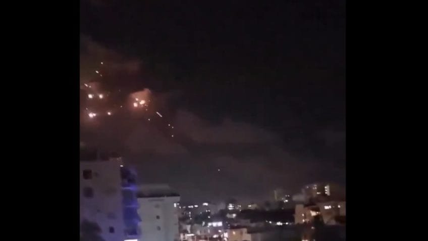 Irã ataca Israel com bomba de fragmentação