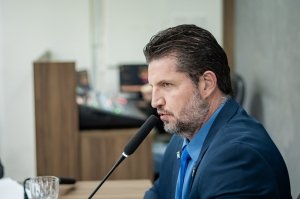 Câmara aprova projeto de Ranalli que obriga cartazes de denúncia em sex shops de Cuiabá