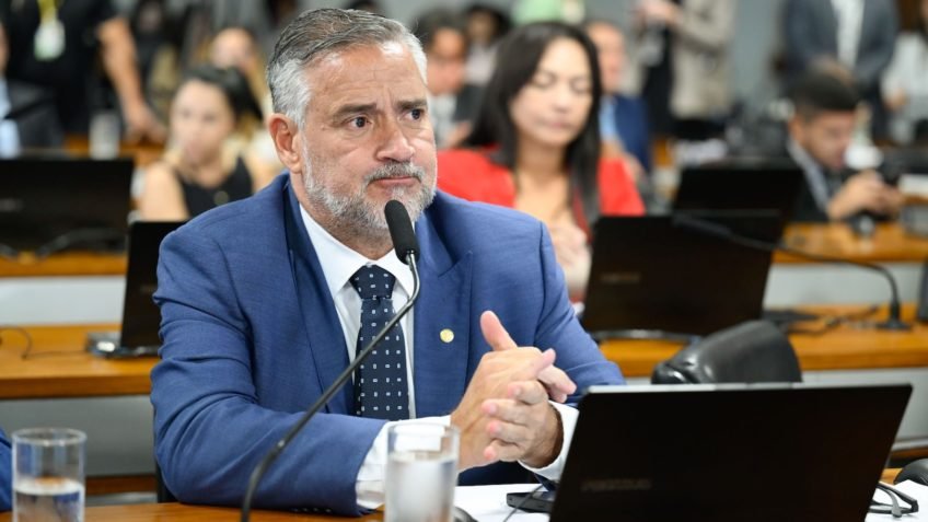 Base de Lula prepara relatório alternativo na CPI do INSS