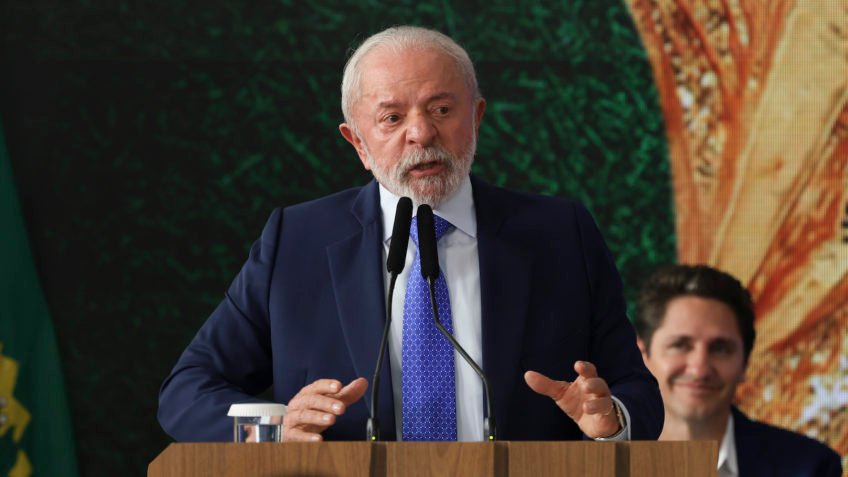 Ao vivo: Lula faz entrega do Minha Casa, Minha Vida Rural no Planalto