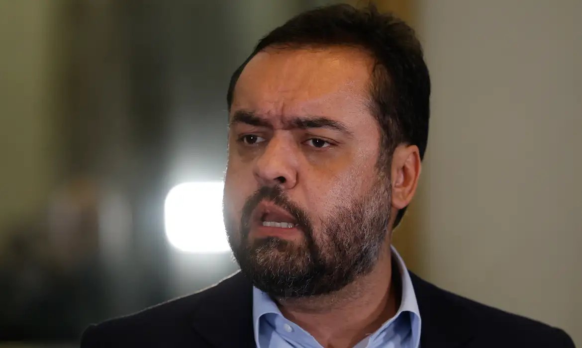 Cláudio Castro diz que sai do governo do Rio "de cabeça erguida"