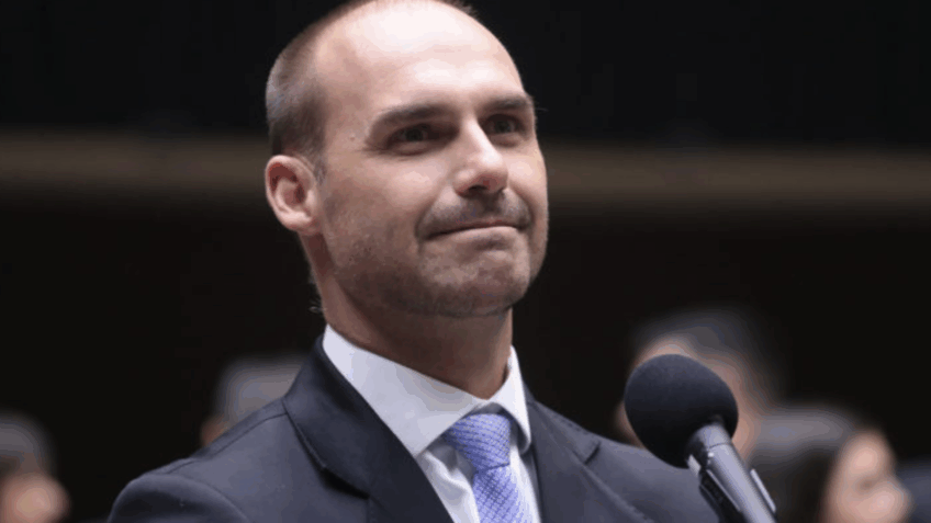 Eduardo Bolsonaro acusa Moraes de bloquear suas contas