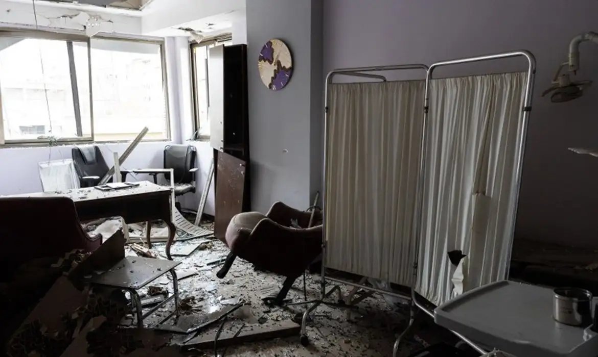 Israel e EUA atacaram quase 400 unidades de saúde no Líbano e Irã