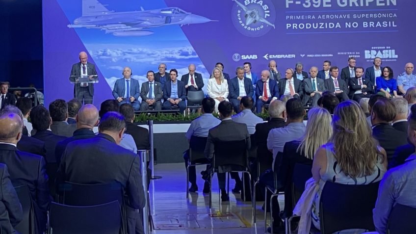 Brasil pode ser polo regional de caças supersônicos, diz Saab