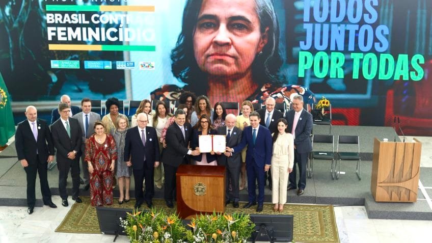 Centro contra feminicídio pode “salvar vidas”, diz Janja em inauguração