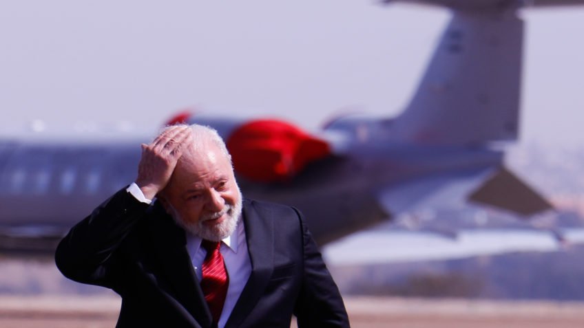 Ao vivo: Lula visita centro de manutenção da Latam em São Carlos