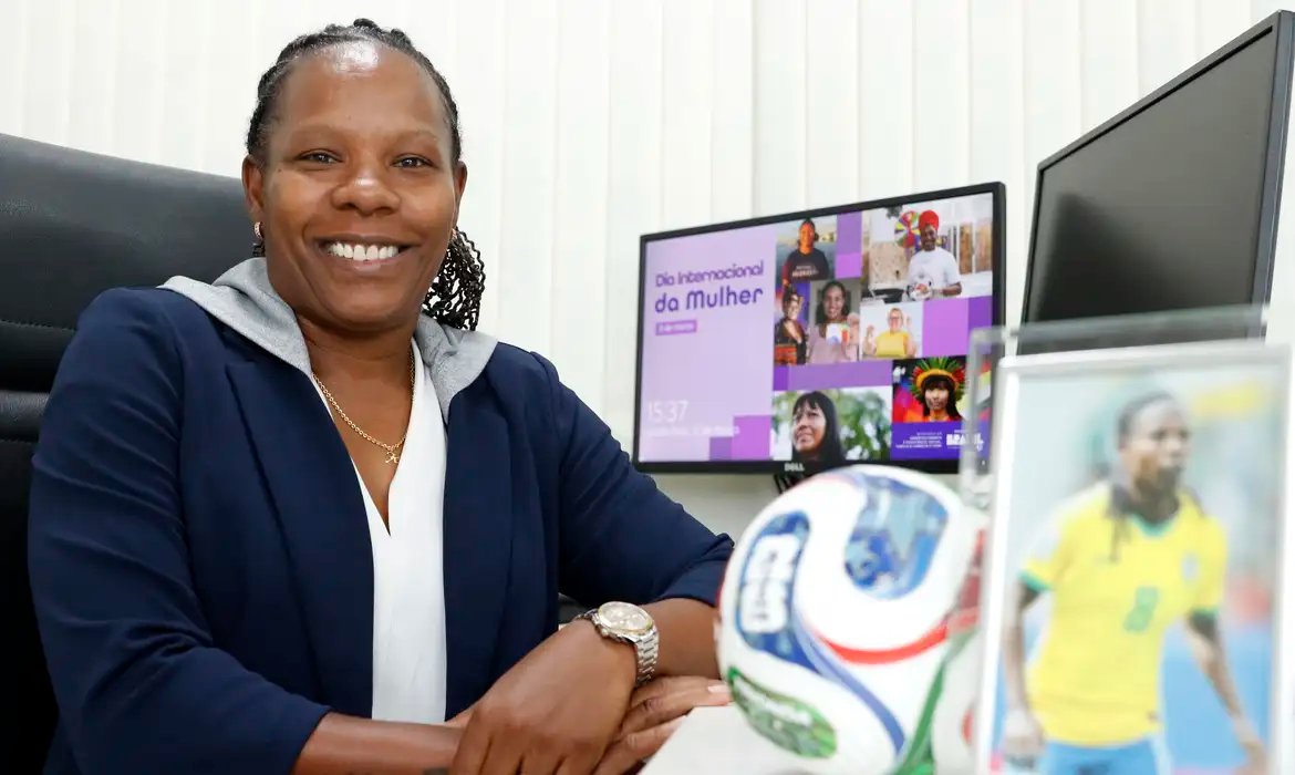 Mulheres no futebol: coragem e política pública confrontam preconceito