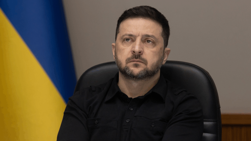 Zelensky diz que EUA pressiona Ucrânia para ceder Donbas à Rússia