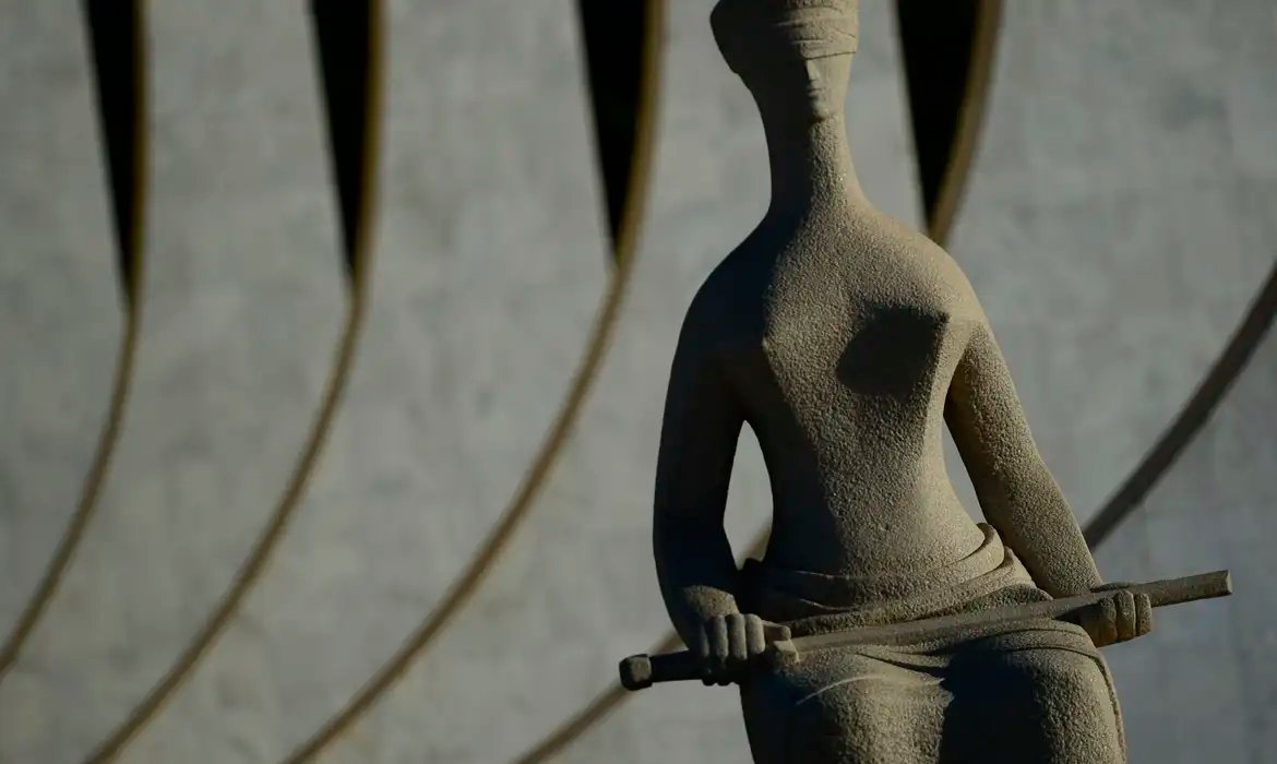 Confira penduricalhos cortados e mantidos após decisão do Supremo