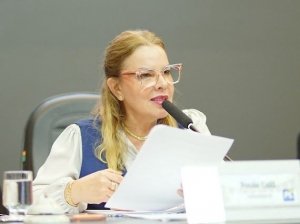 Câmara de Cuiabá aprova projeto de Paula Calil sobre combate à otite crônica