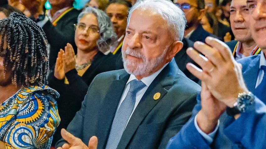 Em tom eleitoral, Lula diz que haverá disputa entre verdade e mentira