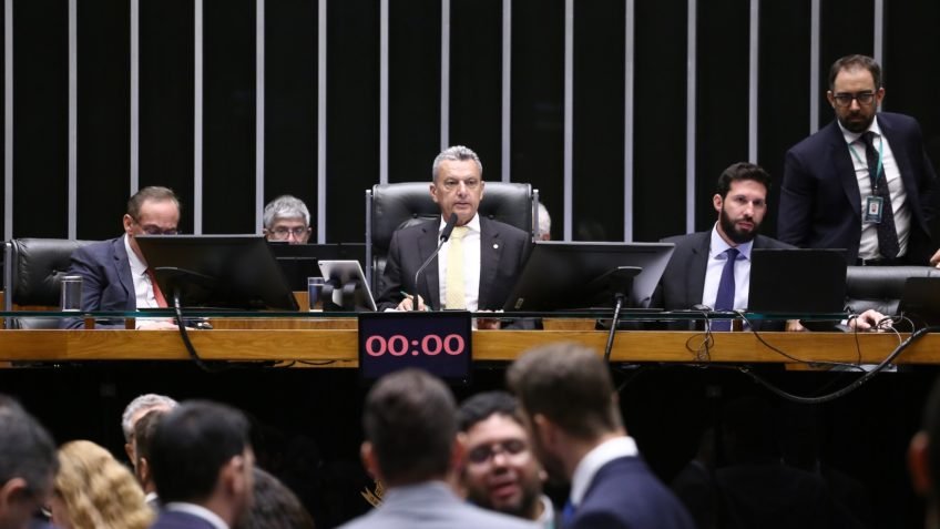 Câmara aprova reajuste para forças de segurança do DF