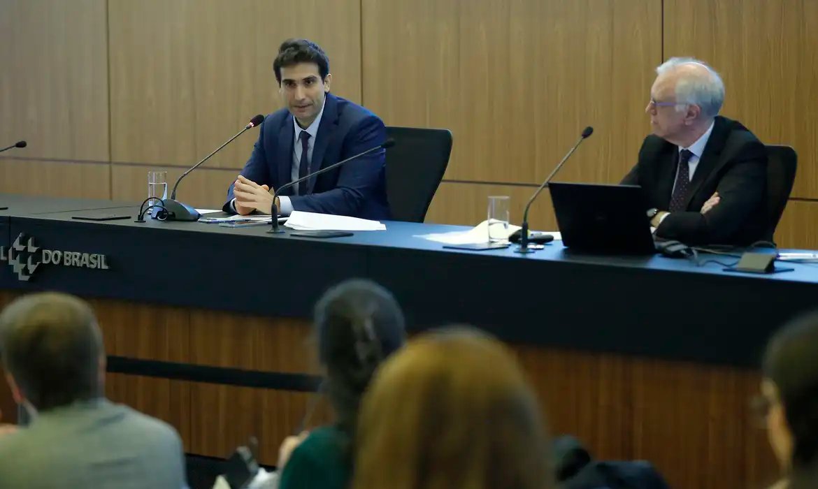 Galípolo: BC tem margem para avaliar impactos da guerra sobre o Brasil