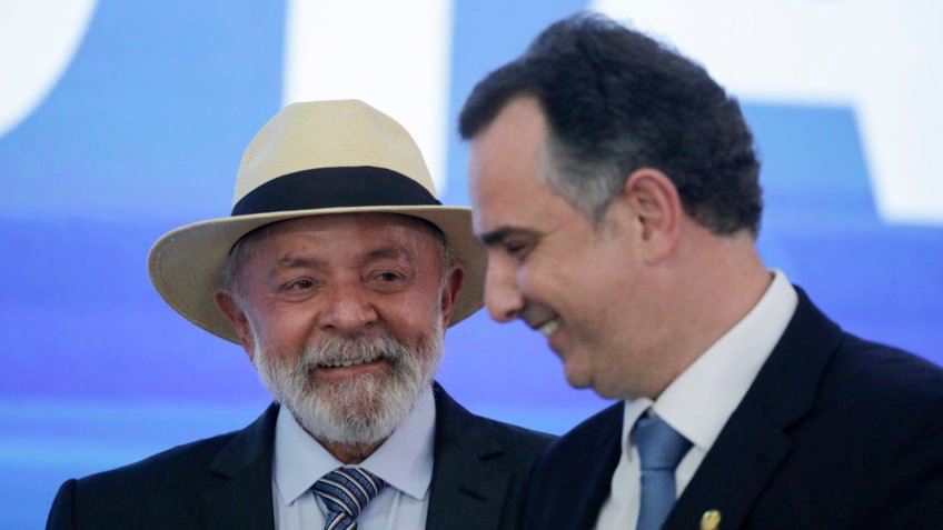 Cortejado pelo PSB, Pacheco só definirá filiação no limite da janela