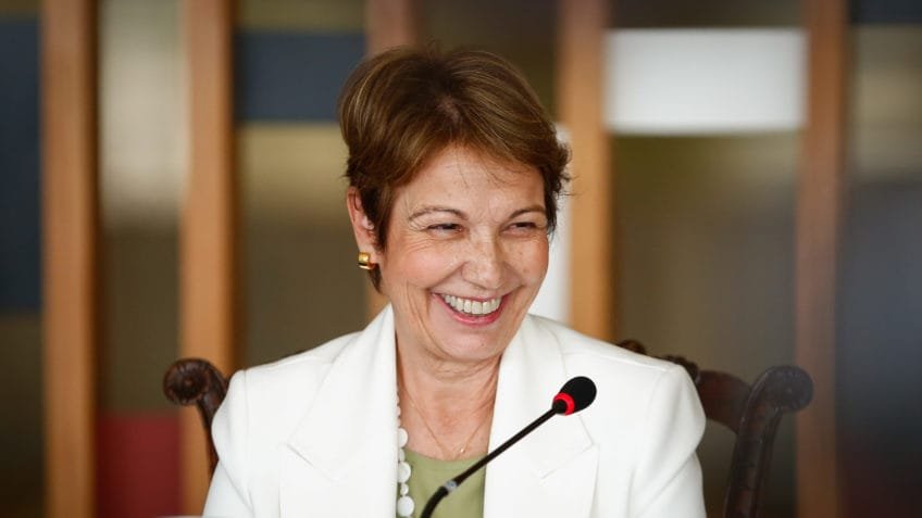 Tereza Cristina diz estar pronta para vice de Flávio Bolsonaro