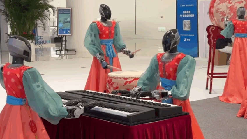 Robôs humanoides fazem café e tocam música em Pequim