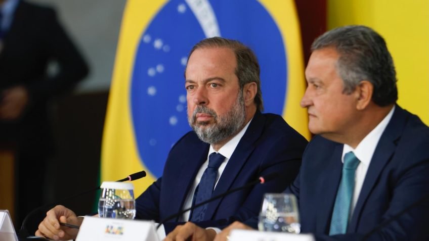 Com indefinição em Minas, plano de Lula pode segurar Silveira no governo