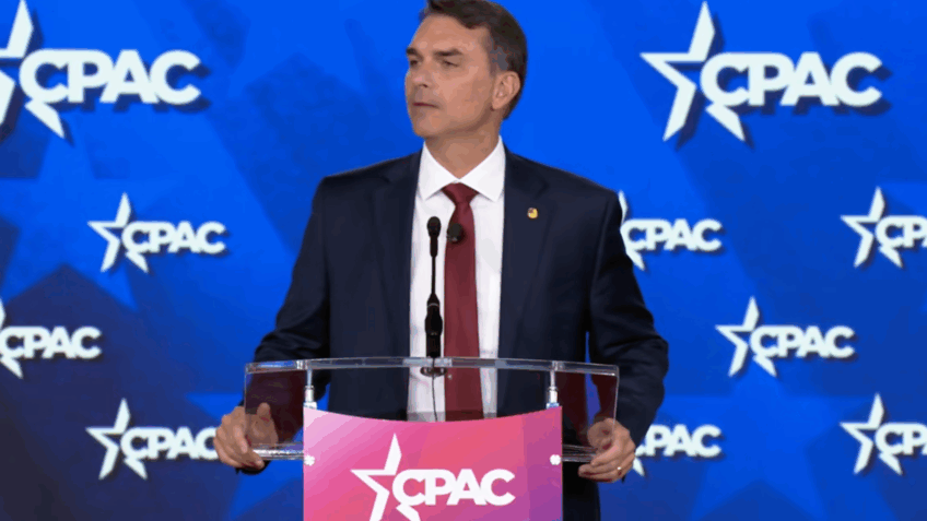 “Bolsonaro 2.0 será muito melhor”, diz Flávio sobre candidatura