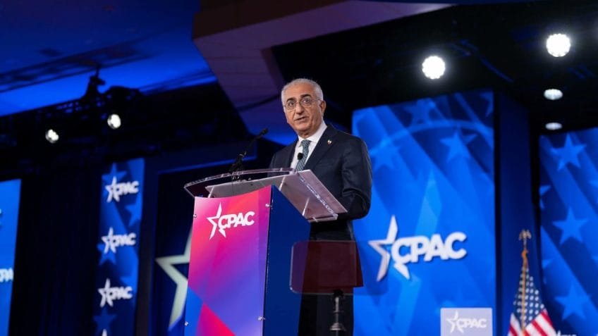 “Make Irã great again”, diz opositor que pede intervenção dos EUA