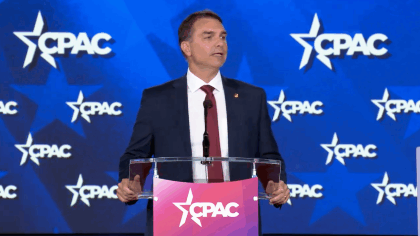 Assista ao discurso de Flávio Bolsonaro nos EUA e leia a íntegra