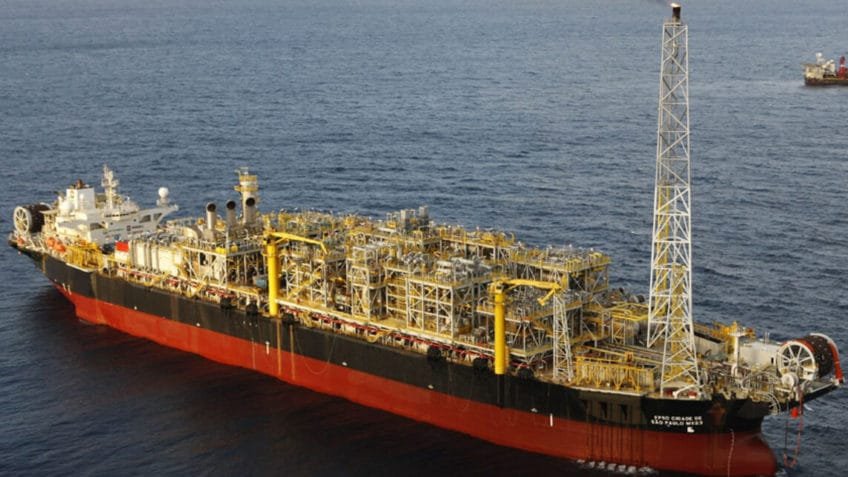 EUA permitem entrada de petroleiro russo em Cuba