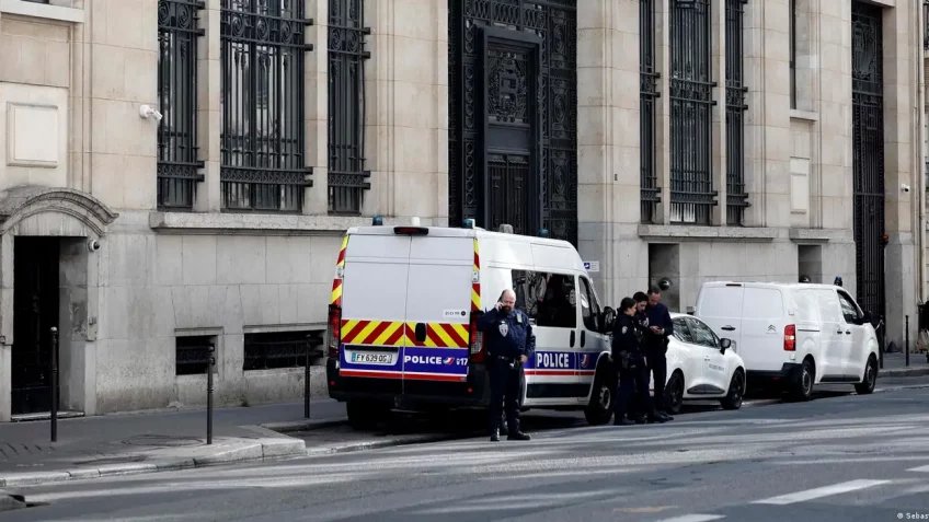 França investiga elo do Irã com tentativa de ataque em Paris