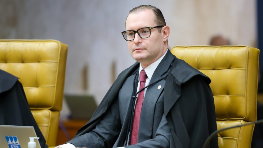 Zanin condena médico a pagar R$ 56 mil por trote universitário