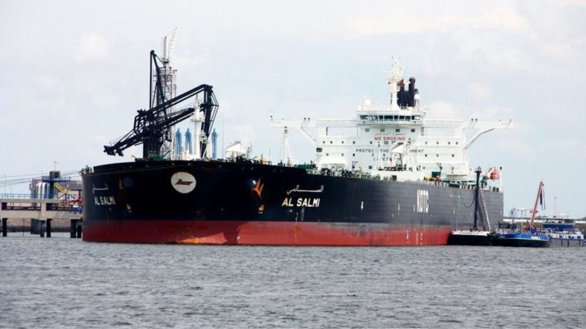 Irã fez “ataque direto” a petroleiro do Kuwait em Dubai, diz empresa