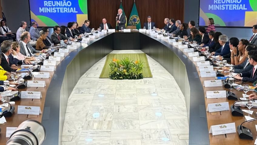 Com 38 ministérios, Lula diz que montou o país para funcionar