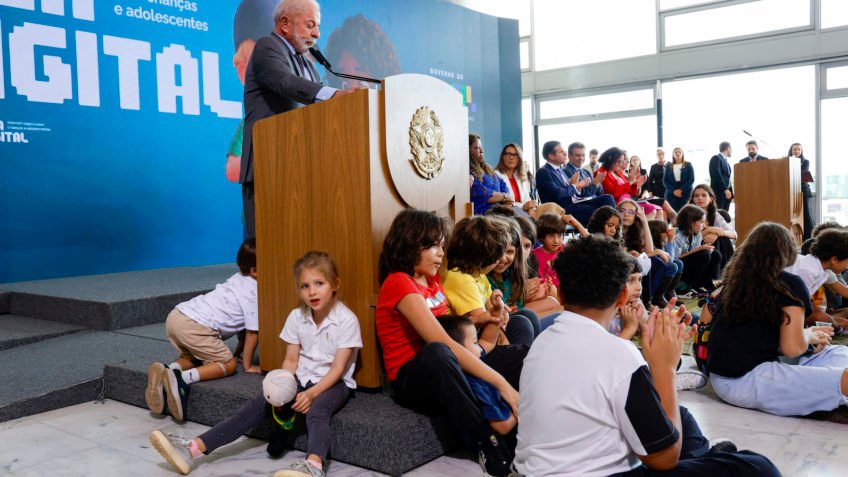 Lula amplia licença-paternidade para até 20 dias, sem vetos