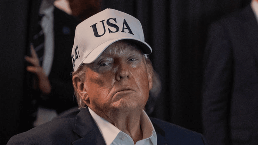 Trump avalia encerrar guerra contra Irã sem reabrir Ormuz, diz "WSJ"